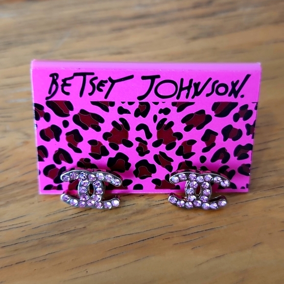 Betsey Johnson Jewelry - BETSEY JOHNSON FASHION CHANEL STUD EARRINGS